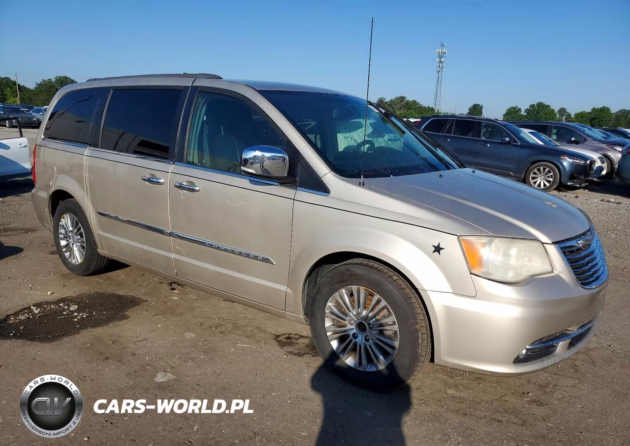 2013 Chrysler Town & Country Touring L VIN:2C4RC1CG0DR614815 - 4