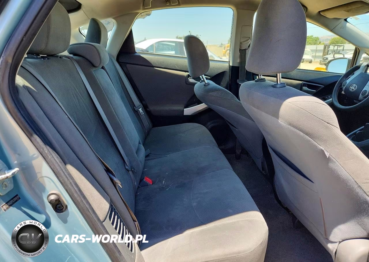 2012 Toyota Prius Plug-In Hybrid Base VIN:JTDKN3DP5C3009749 - 10
