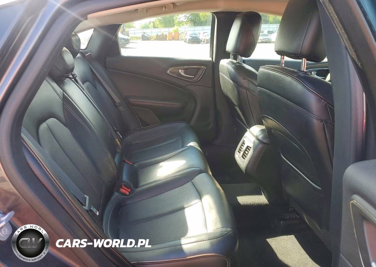 2015 Chrysler 200 C VIN:1C3CCCEG2FN512385 - 10