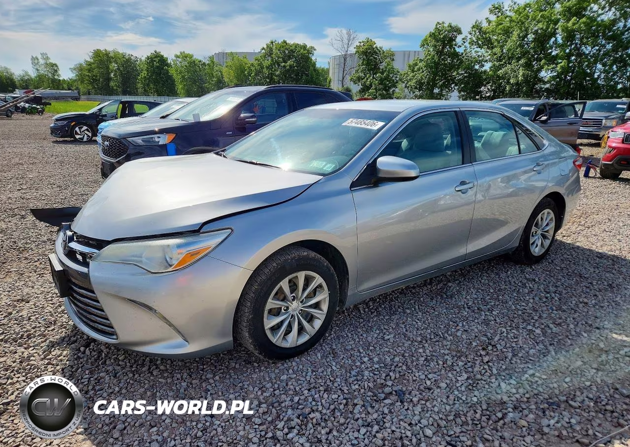 2016 Toyota Camry Le – zdjęcie 1 z 13