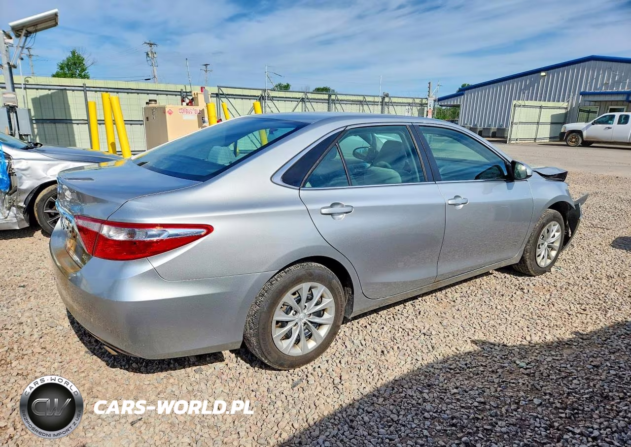 2016 Toyota Camry Le VIN:4T1BF1FKXGU131442 - 3