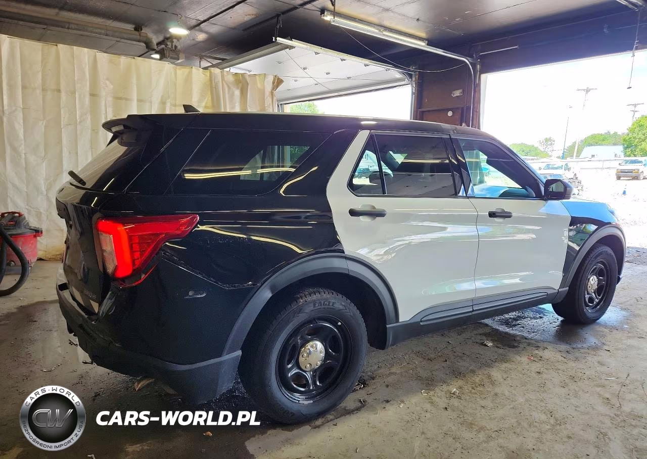 2022 Ford Explorer Police Interceptor VIN:1FM5K8AW4NNA13938 - 3