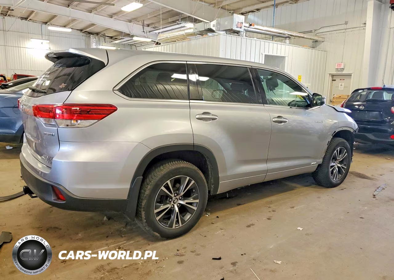2017 Toyota Highlander Hybrid Le VIN:5TDBGRFH0HS032414 - 3