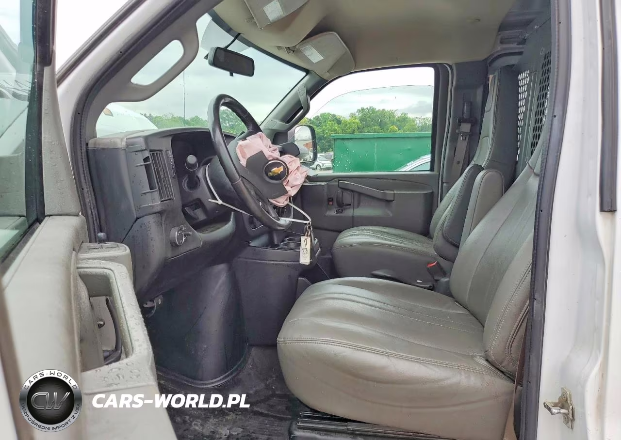 2020 Chevrolet Express G2500 VIN:1GCWGAFG9L1212474 - 7