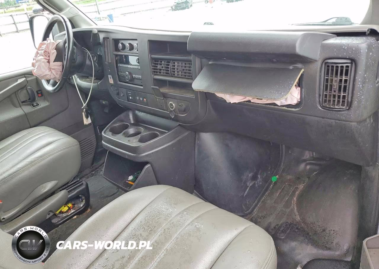 2020 Chevrolet Express G2500 VIN:1GCWGAFG9L1212474 - 8
