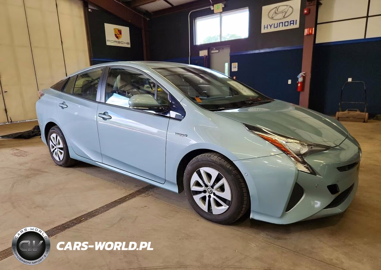 2016 Toyota Prius Four VIN:JTDKARFU9G3514250 - 4