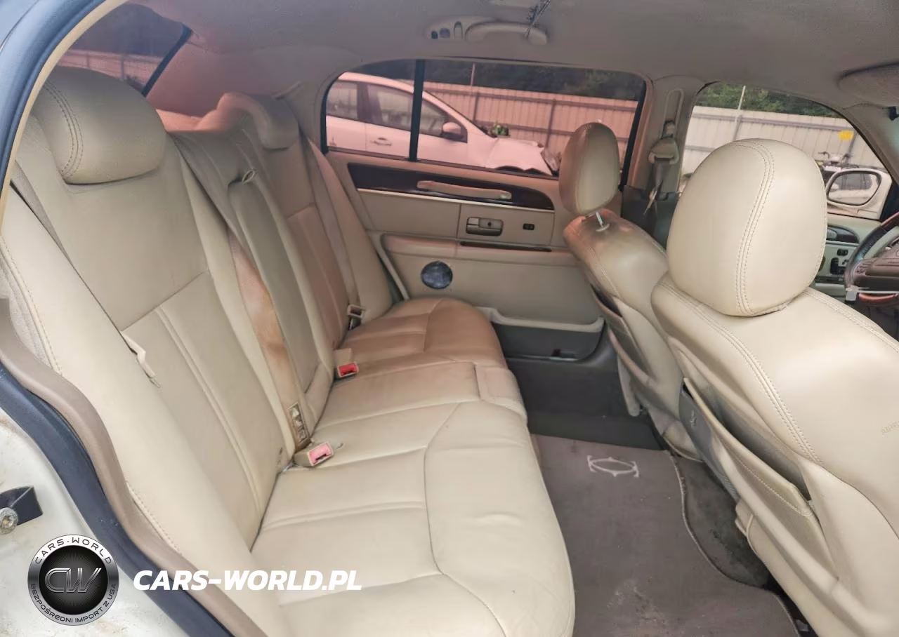 2003 Lincoln Town Car Cartier L VIN:1LNHM85W33Y700177 - 10