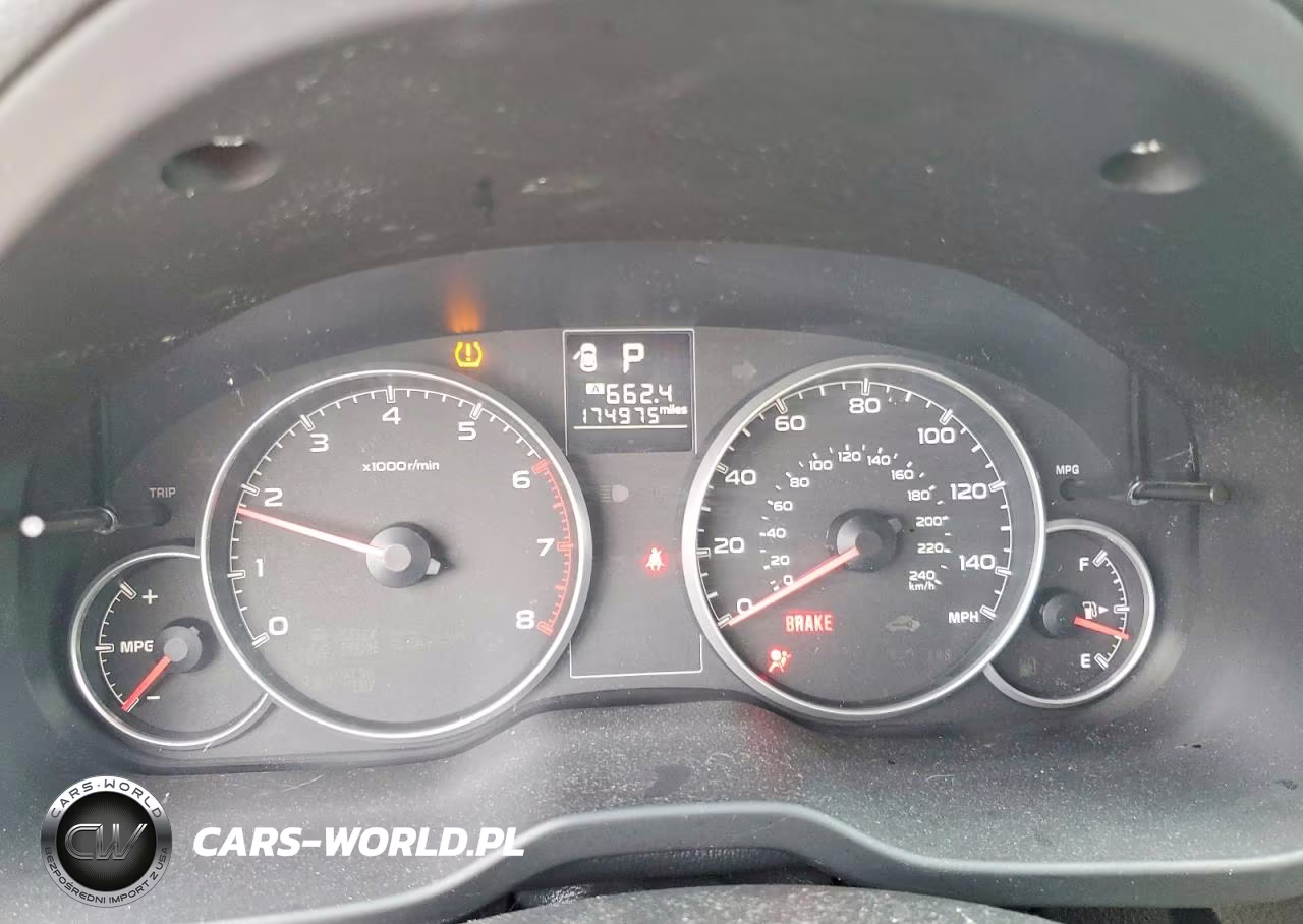 2014 Subaru Outback 2.5I Premium VIN:4S4BRBCC7E3318067 - 9