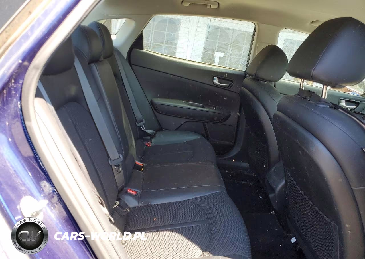 2019 Kia Optima S VIN:5XXGT4L32KG315189 - 10