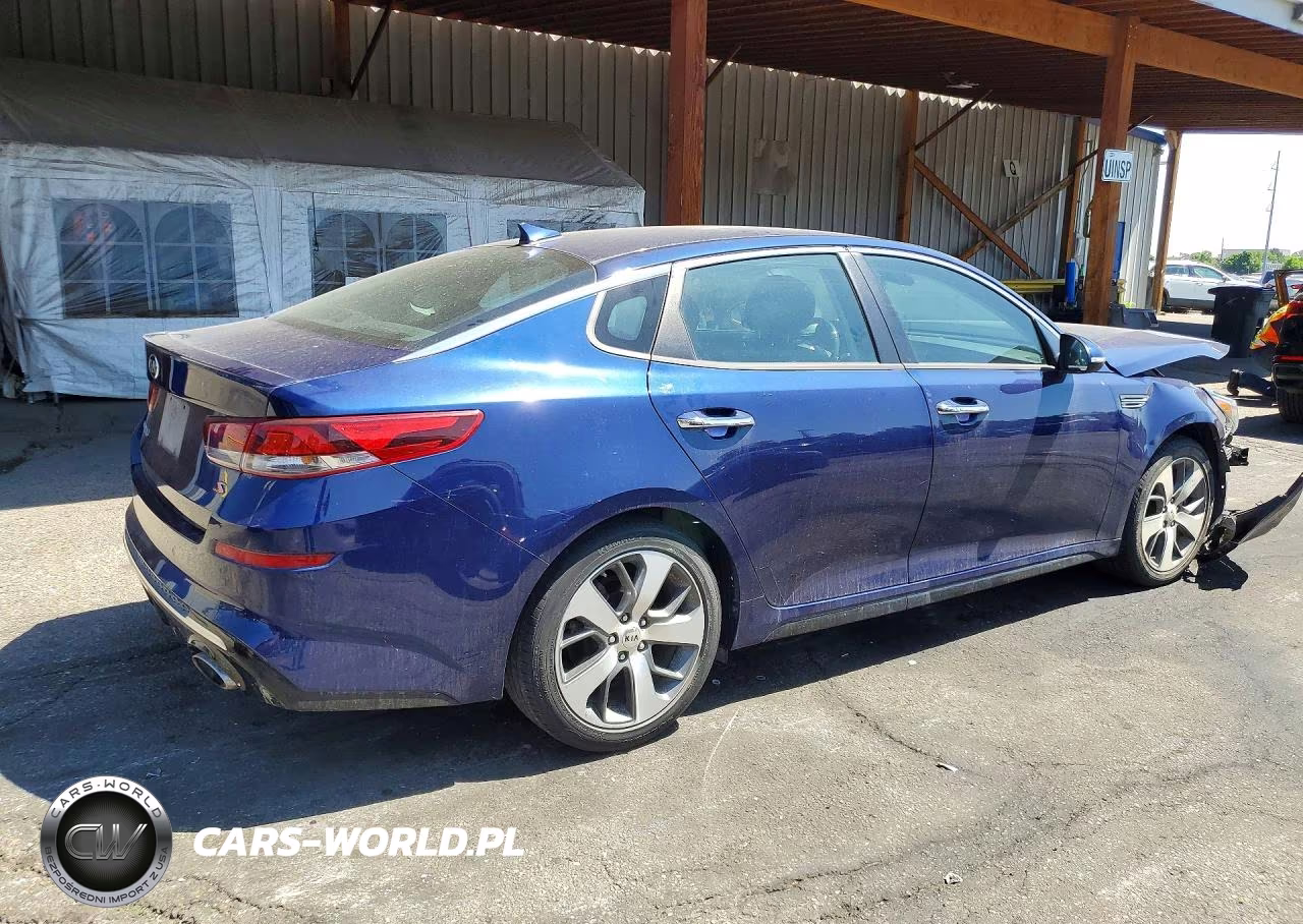2019 Kia Optima S VIN:5XXGT4L32KG315189 - 3