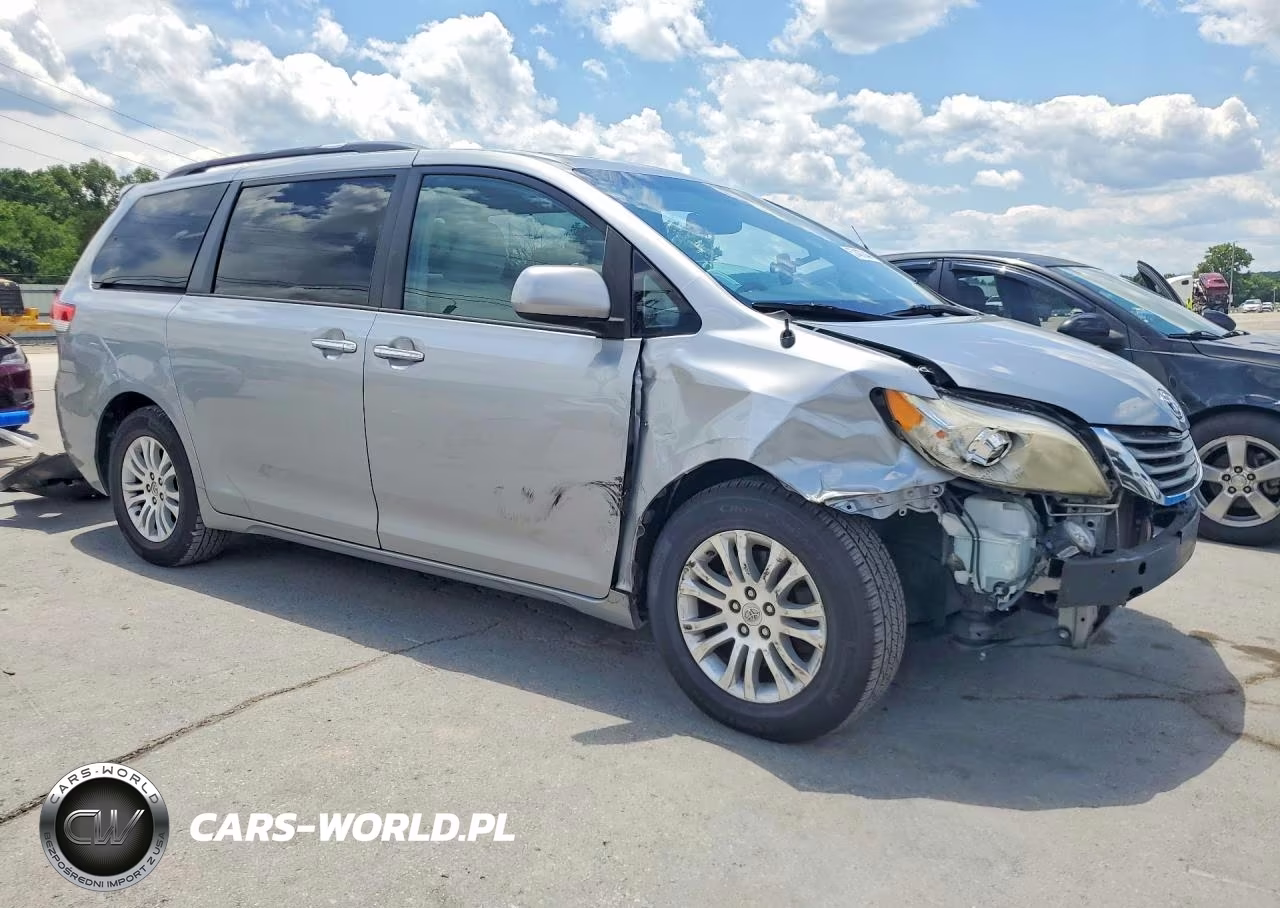 2013 Toyota Sienna Xle 8-Passenger VIN:5TDYK3DC7DS343359 - 4