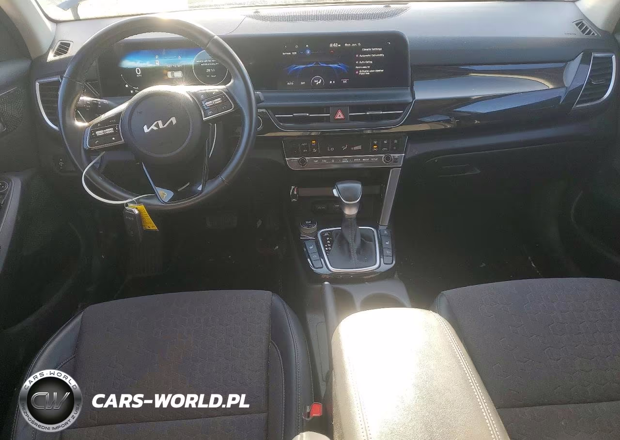 2024 Kia Seltos X Line VIN:KNDEUCA75R7617406 - 8