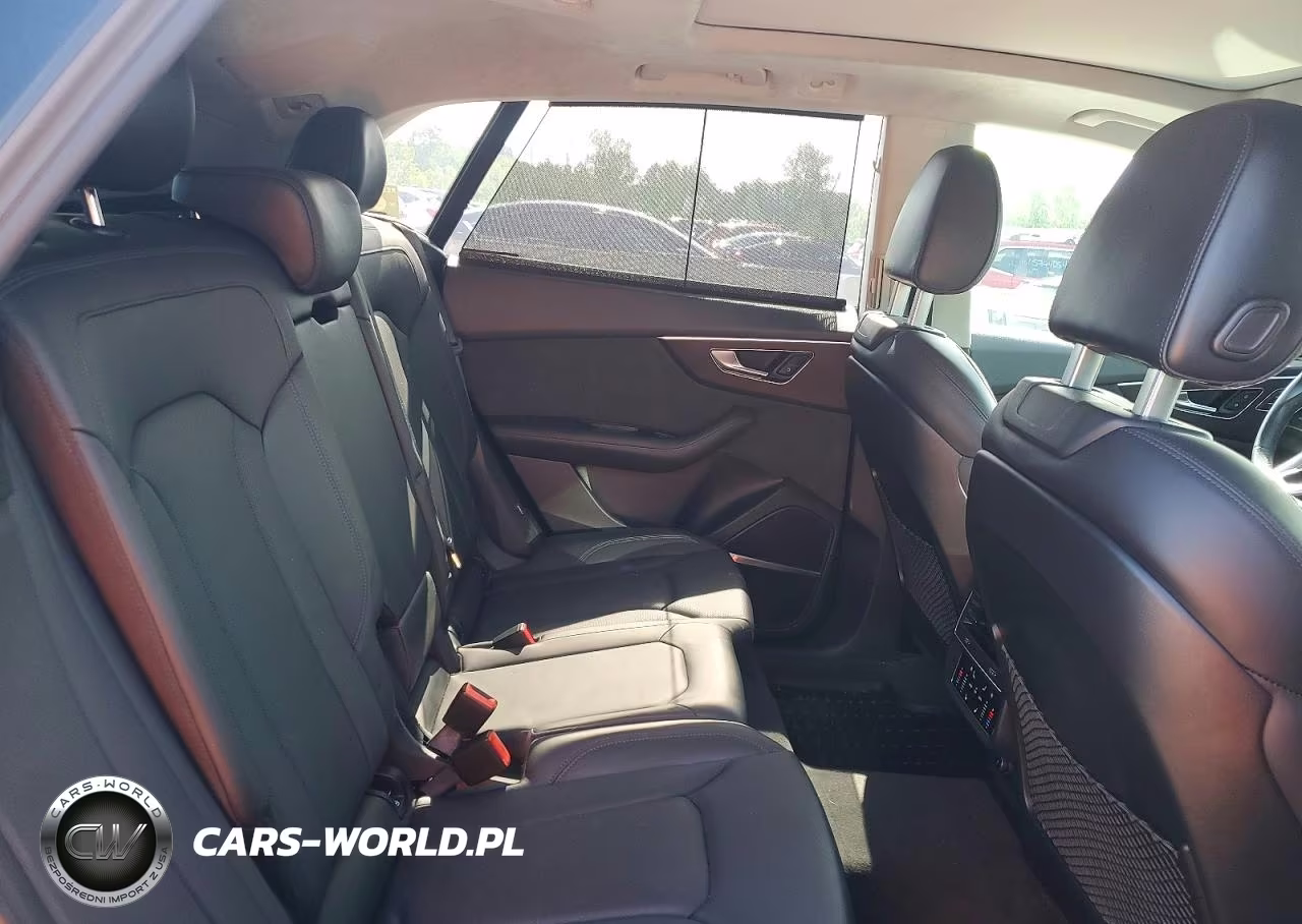 2019 Audi Q8 Prestige S-Line VIN:WA1FVBF18KD035317 - 11