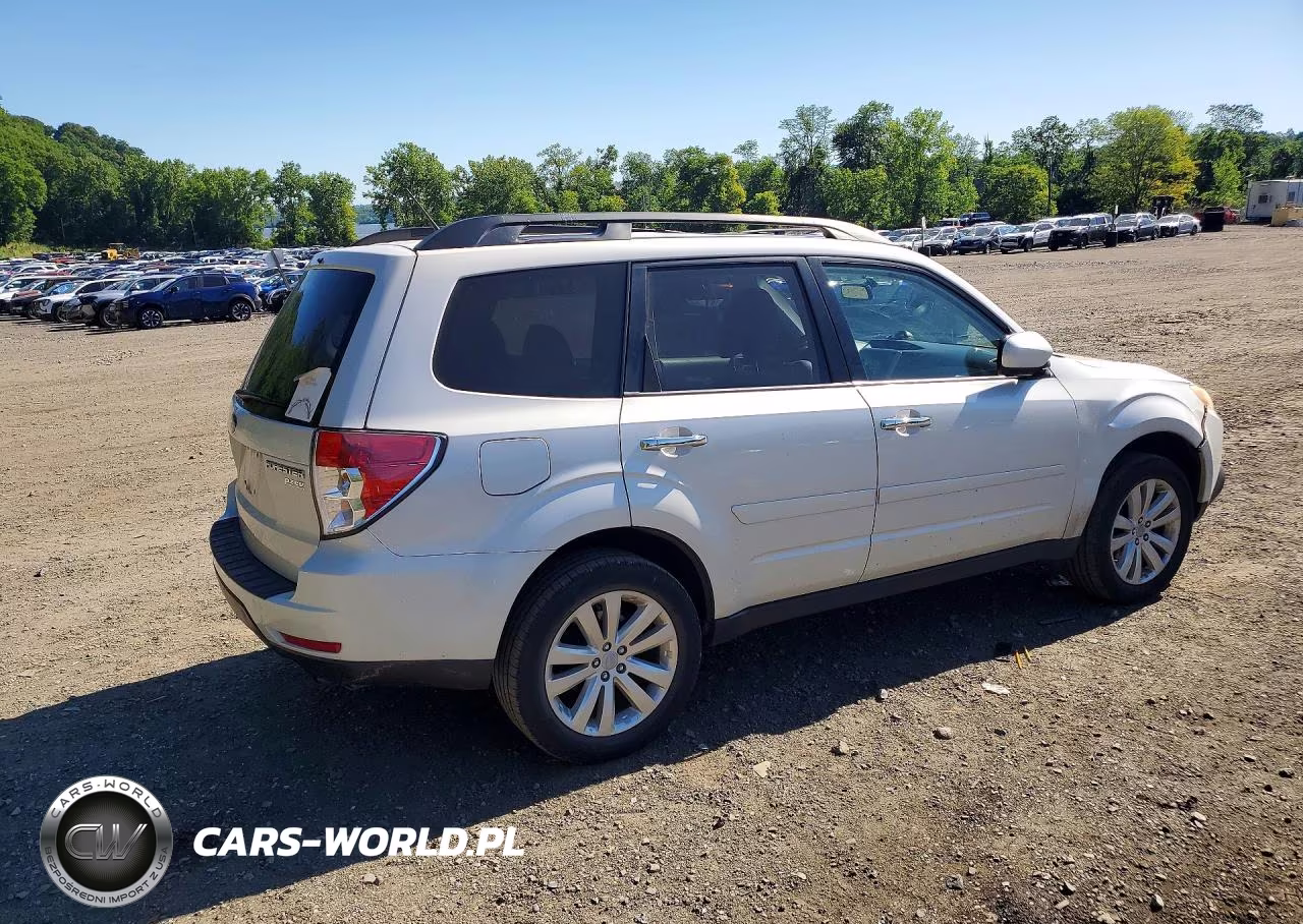 2012 Subaru Forester 2.5X Premium VIN:JF2SHADCXCH429262 - 3
