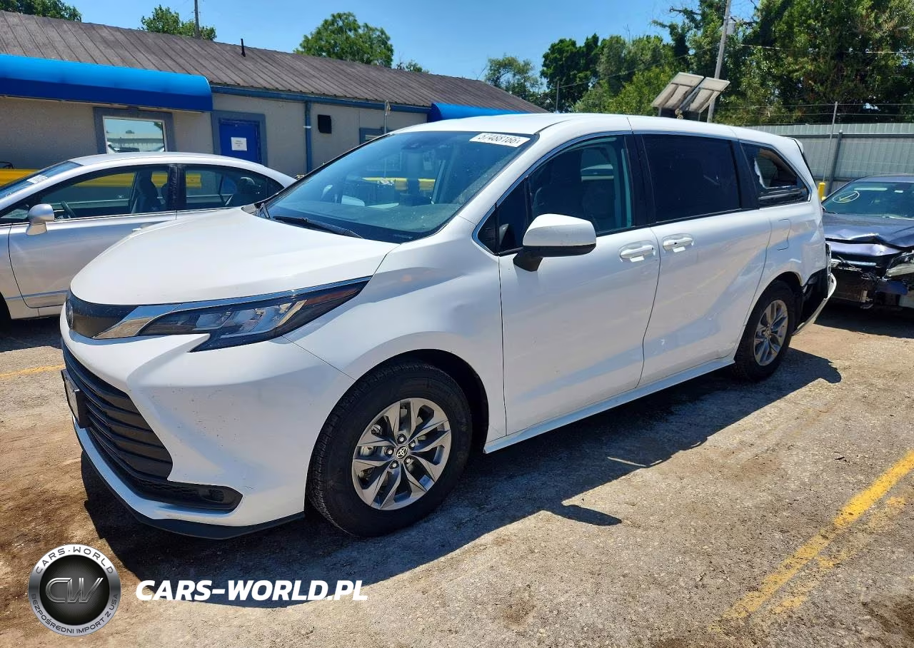 2022 Toyota Sienna Le – zdjęcie 1 z 13