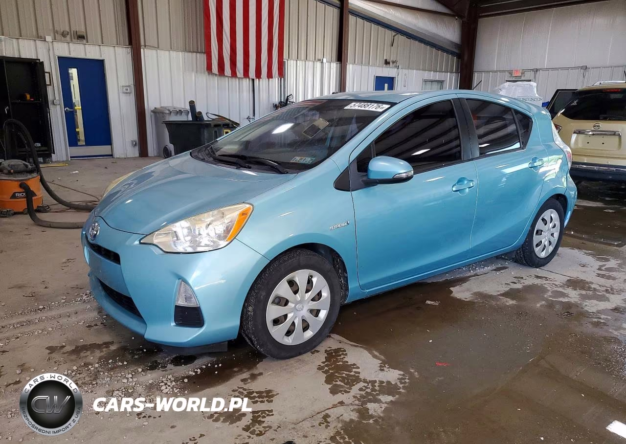 2014 Toyota Prius C Two