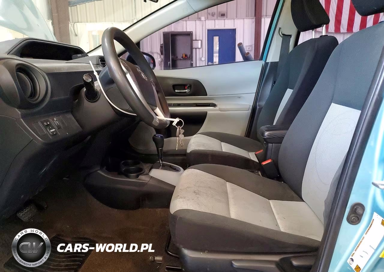 2014 Toyota Prius C Two VIN:JTDKDTB36E1069458 - 7