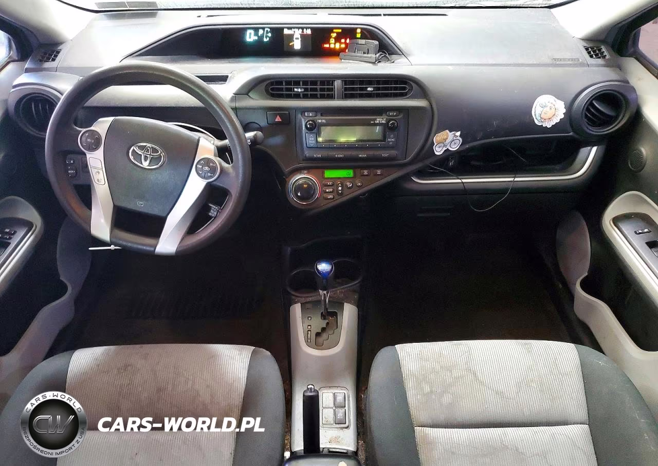 2014 Toyota Prius C Two VIN:JTDKDTB36E1069458 - 8