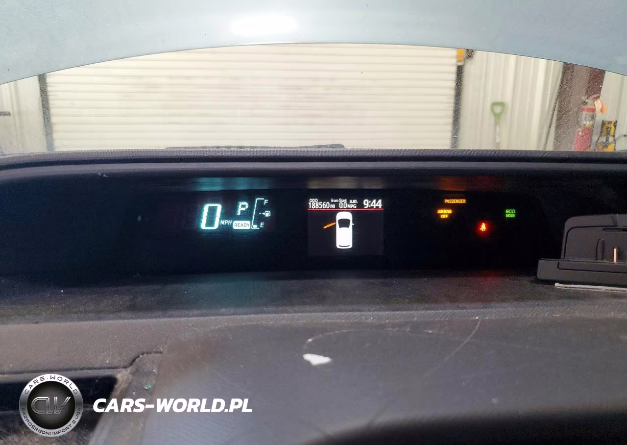 2014 Toyota Prius C Two VIN:JTDKDTB36E1069458 - 9