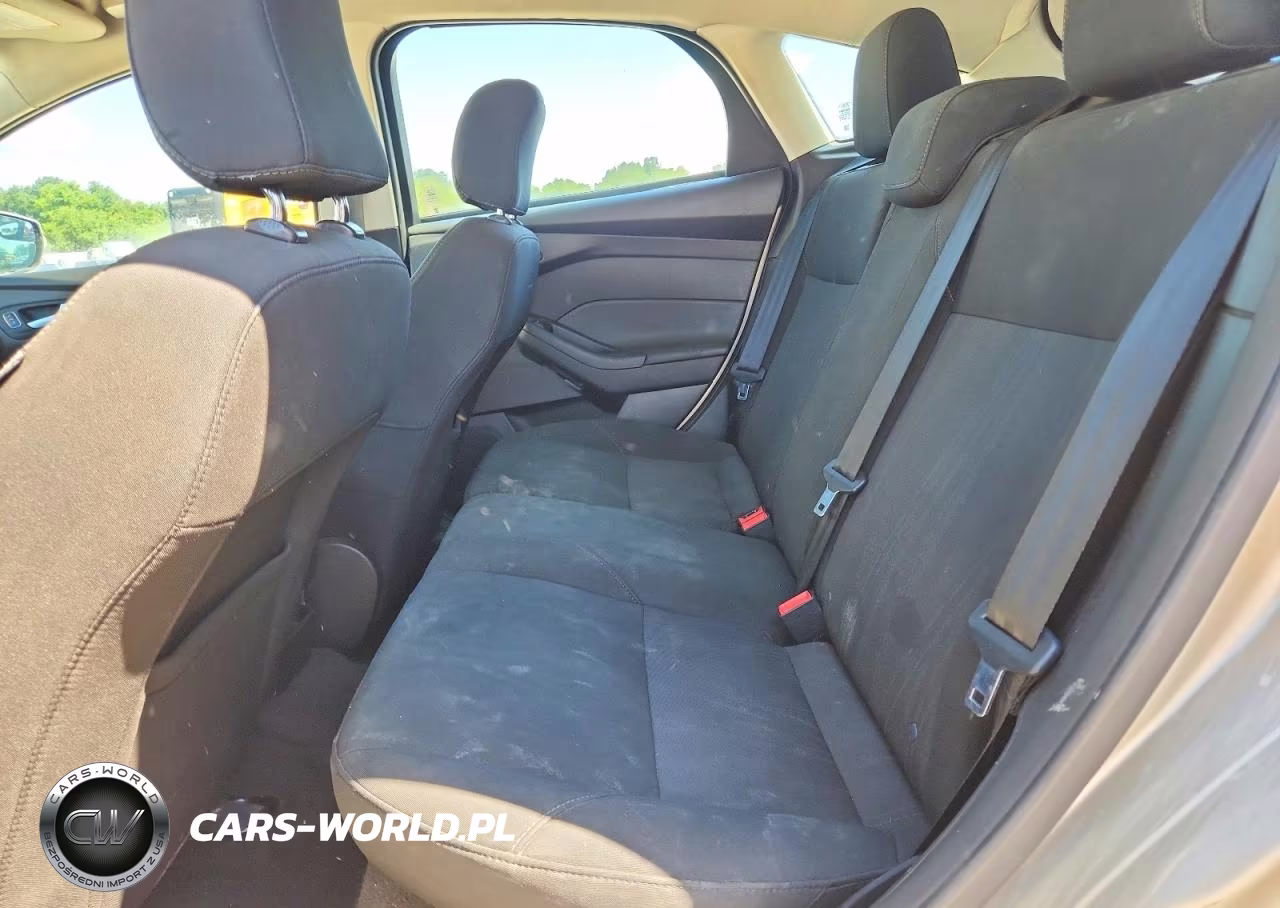 2017 Ford Focus Se VIN:1FADP3K21HL318335 - 10
