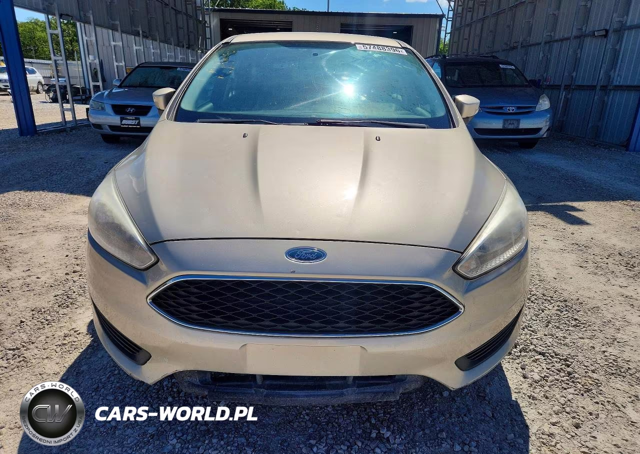 2017 Ford Focus Se VIN:1FADP3K21HL318335 - 5