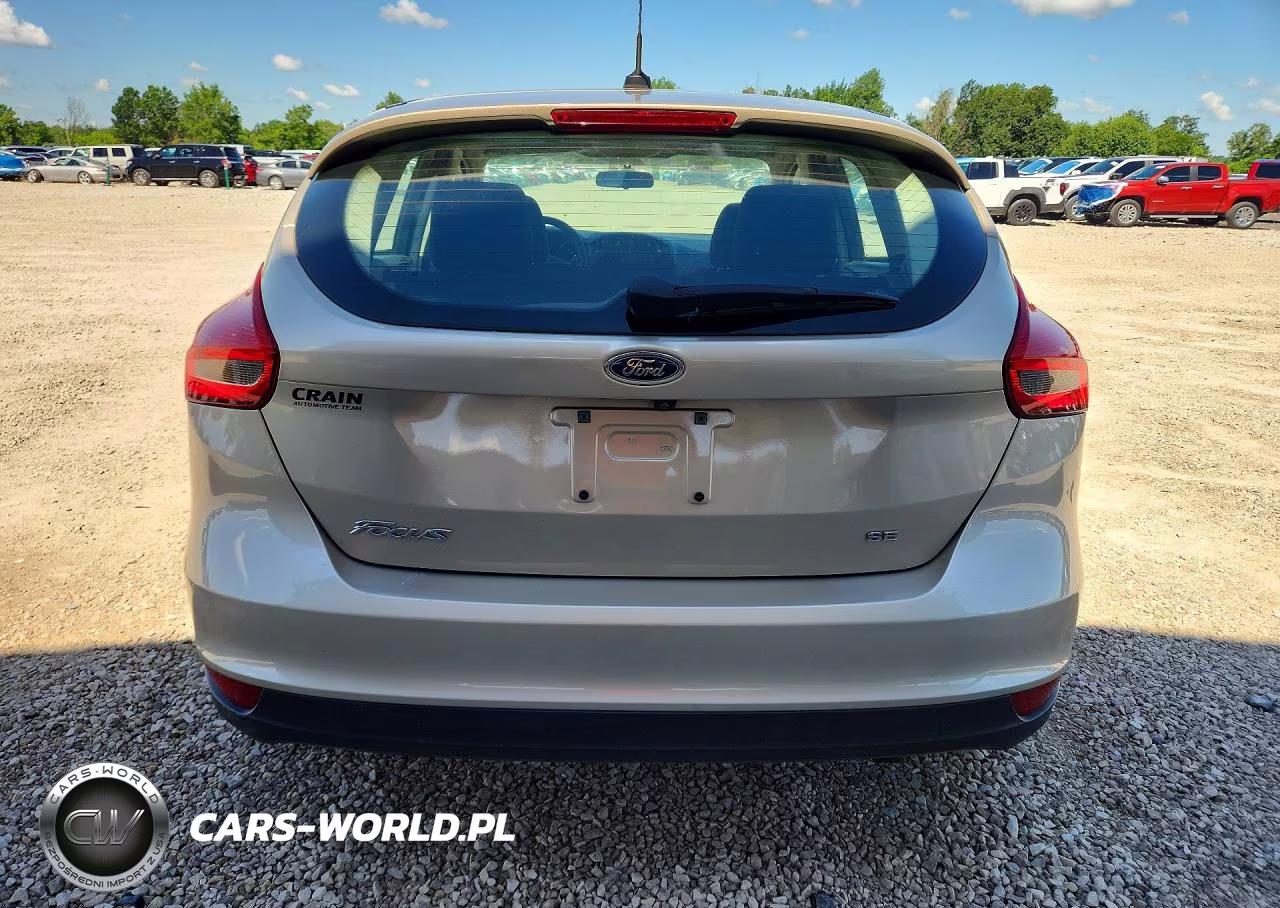 2017 Ford Focus Se VIN:1FADP3K21HL318335 - 6