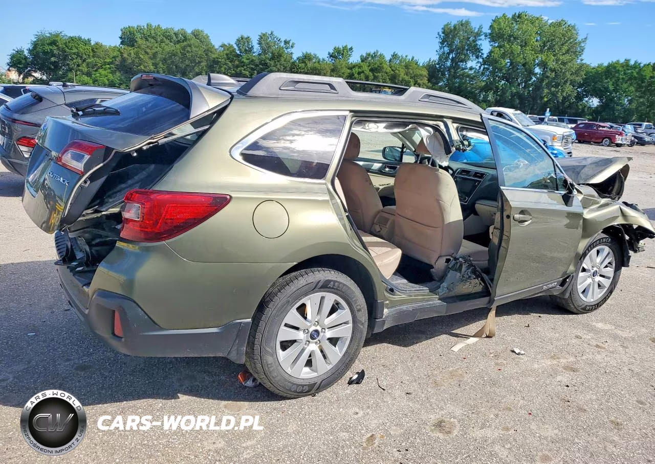 2019 Subaru Outback 2.5I Premium VIN:4S4BSAFC4K3380743 - 3