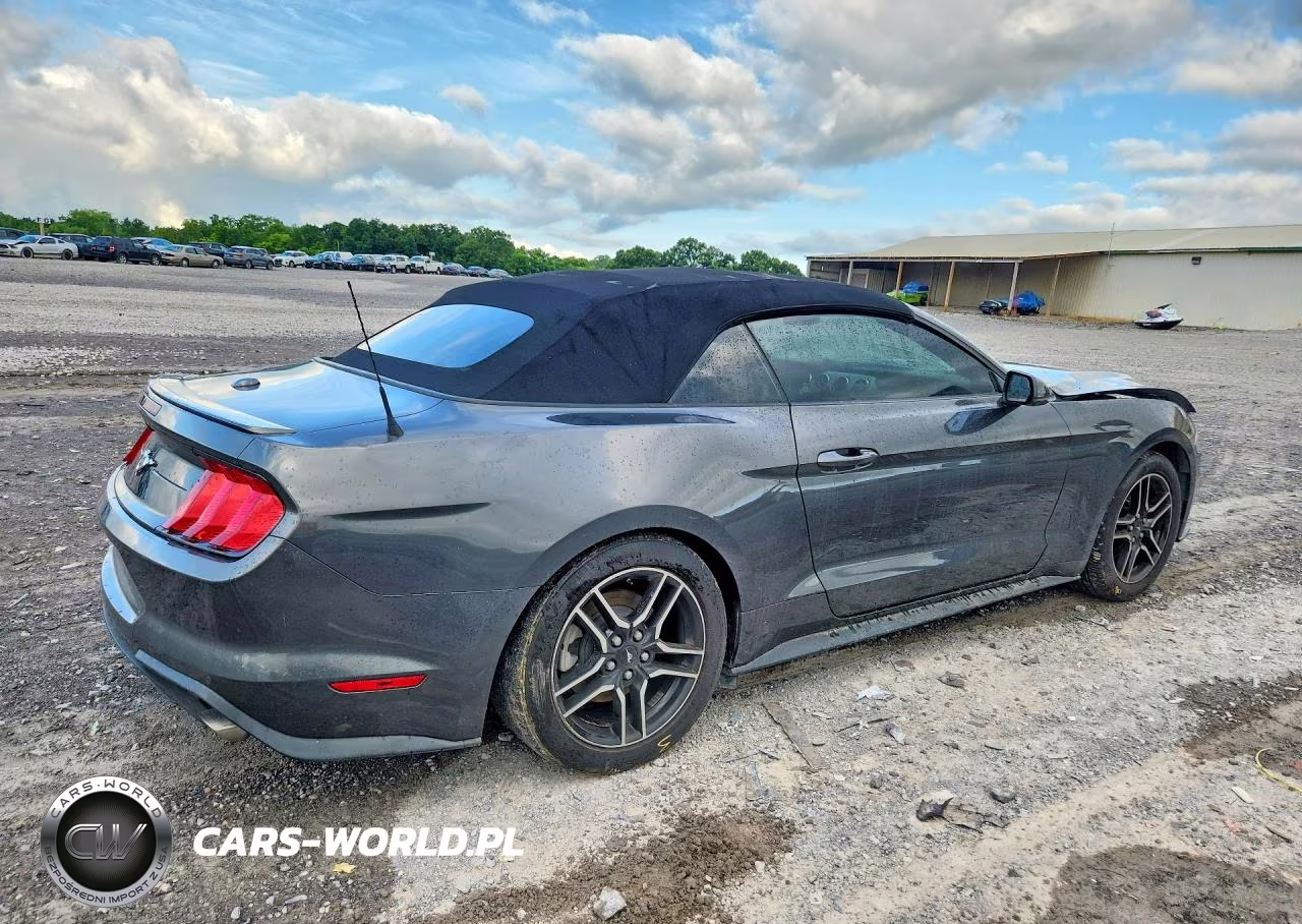 2018 Ford Mustang VIN:1FATP8UH4J5133345 - 3
