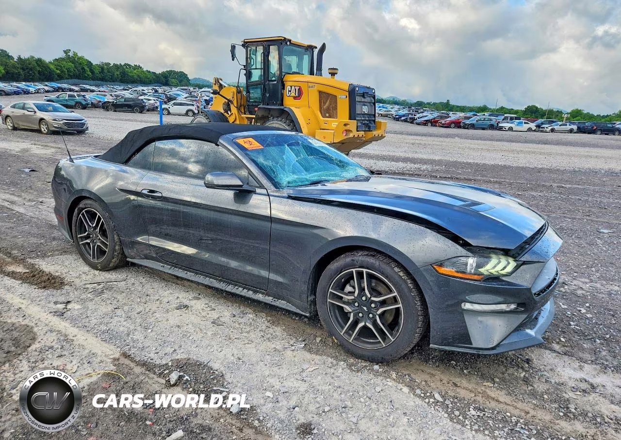 2018 Ford Mustang VIN:1FATP8UH4J5133345 - 4