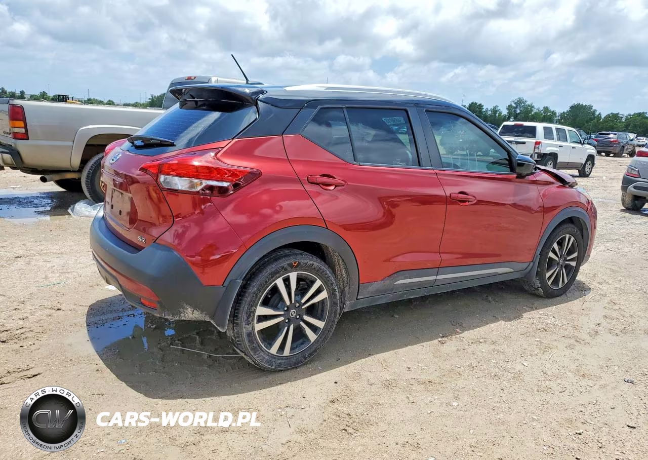 2019 Nissan Kicks Sr VIN:3N1CP5CU4KL537077 - 3