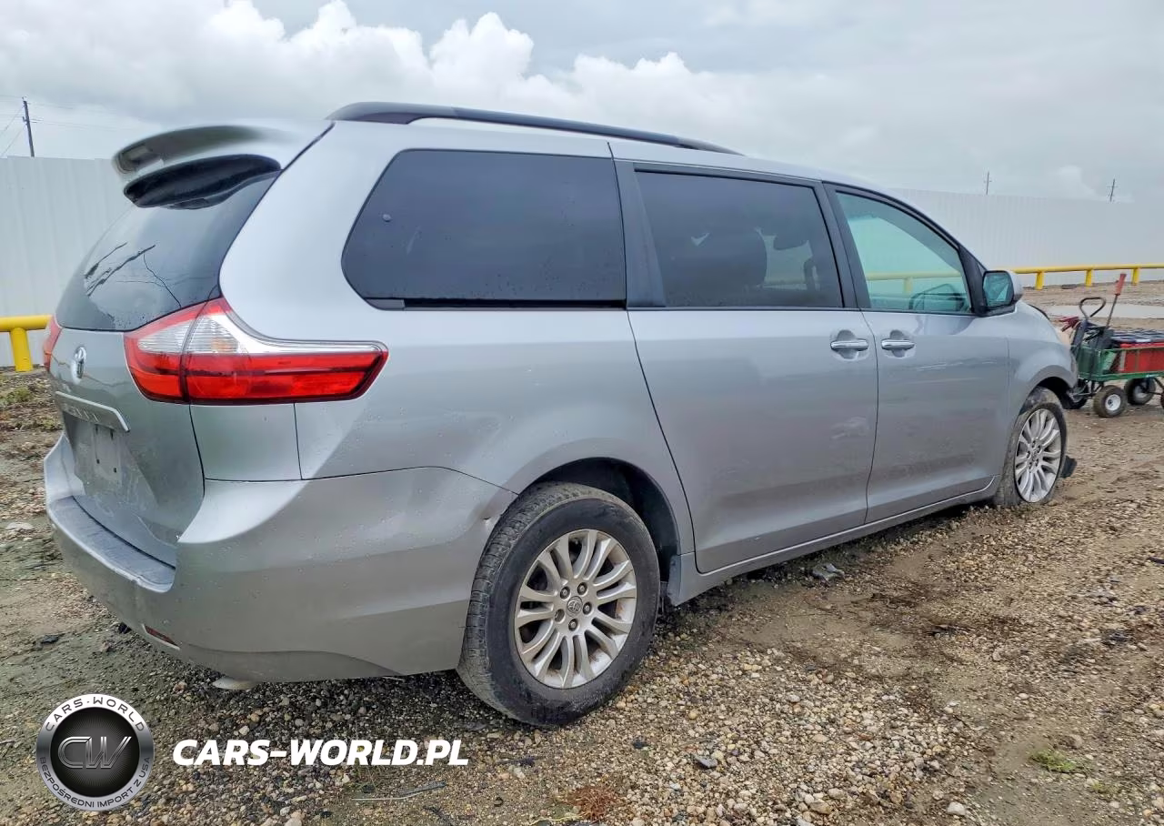 2015 Toyota Sienna Xle 8-Passenger VIN:5TDYK3DCXFS578096 - 3