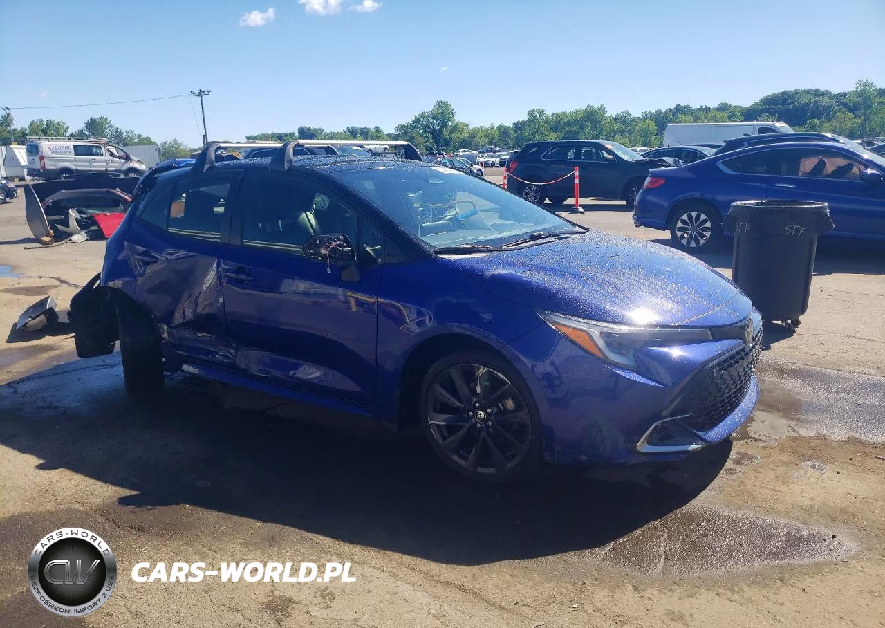 2025 Toyota Corolla Xse VIN:JTNC4MBE1S3247221 - 4