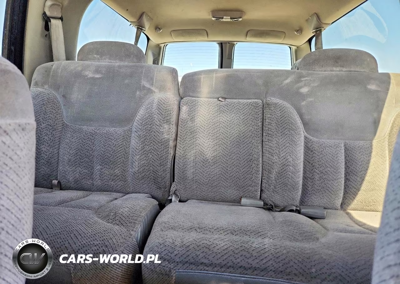 1998 Chevrolet Suburban K2500 VIN:1GNGK26JXWJ323969 - 10