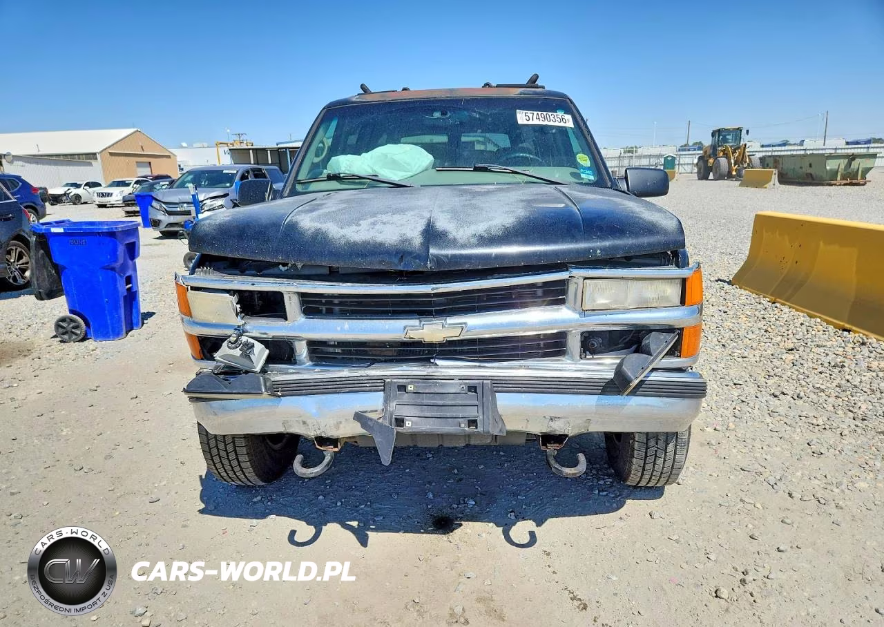 1998 Chevrolet Suburban K2500 VIN:1GNGK26JXWJ323969 - 5
