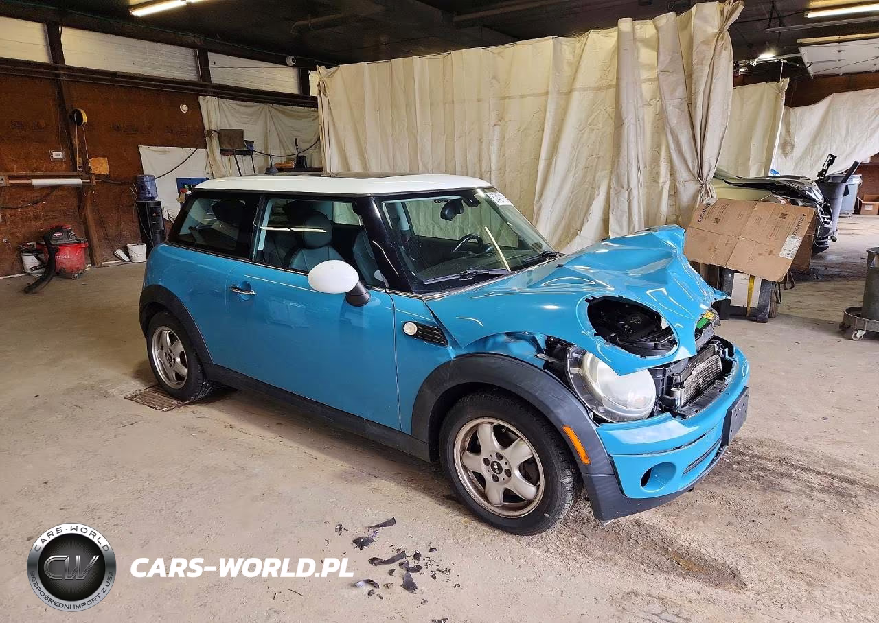 2010 Mini Cooper VIN:WMWMF3C52ATZ23070 - 4
