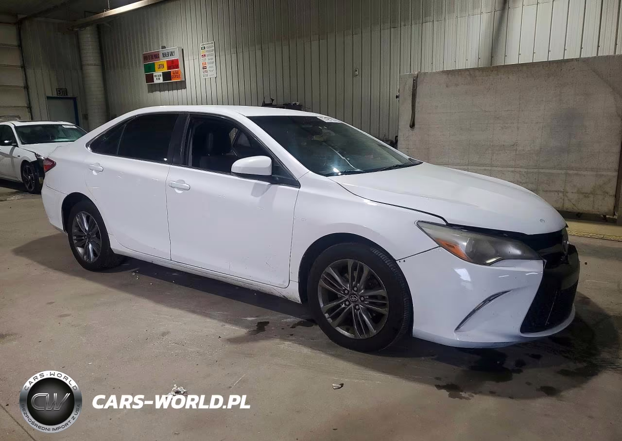 2017 Toyota Camry Se VIN:4T1BF1FK8HU310032 - 4