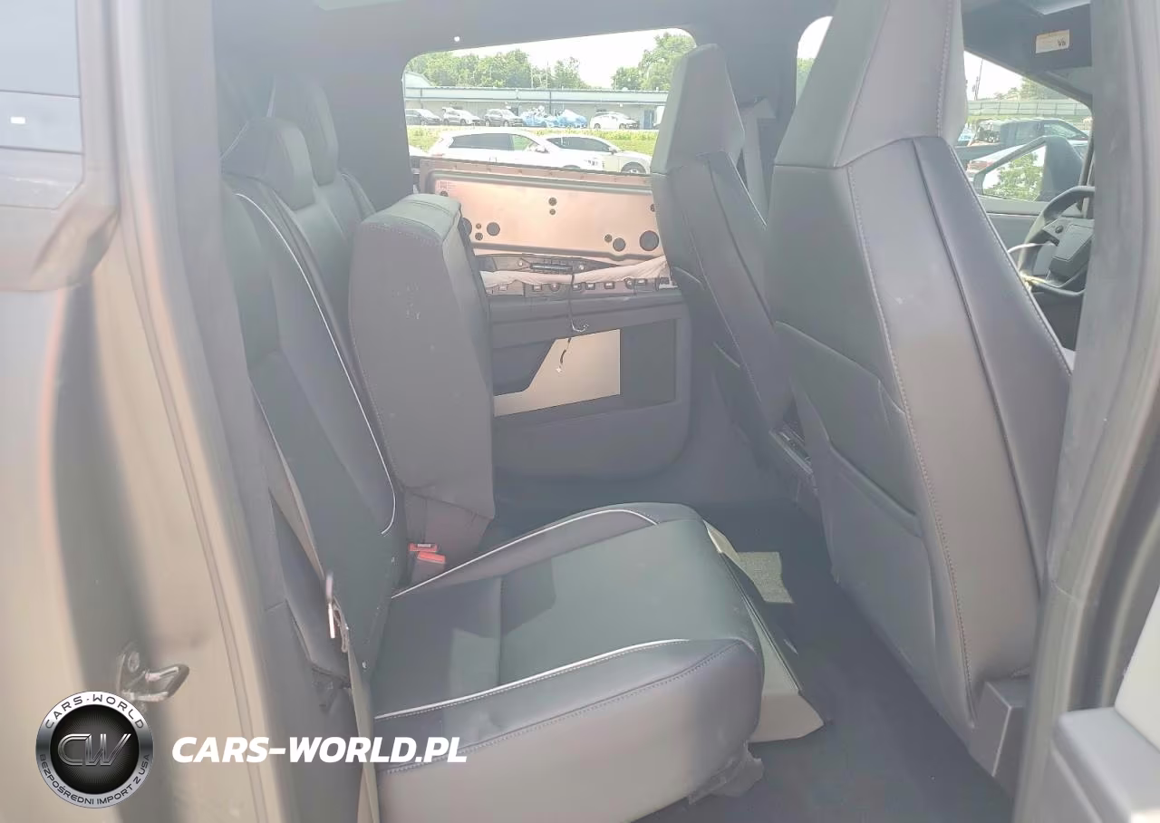 2025 Tesla Cybertruck VIN:7G2CEHED0SA072551 - 10