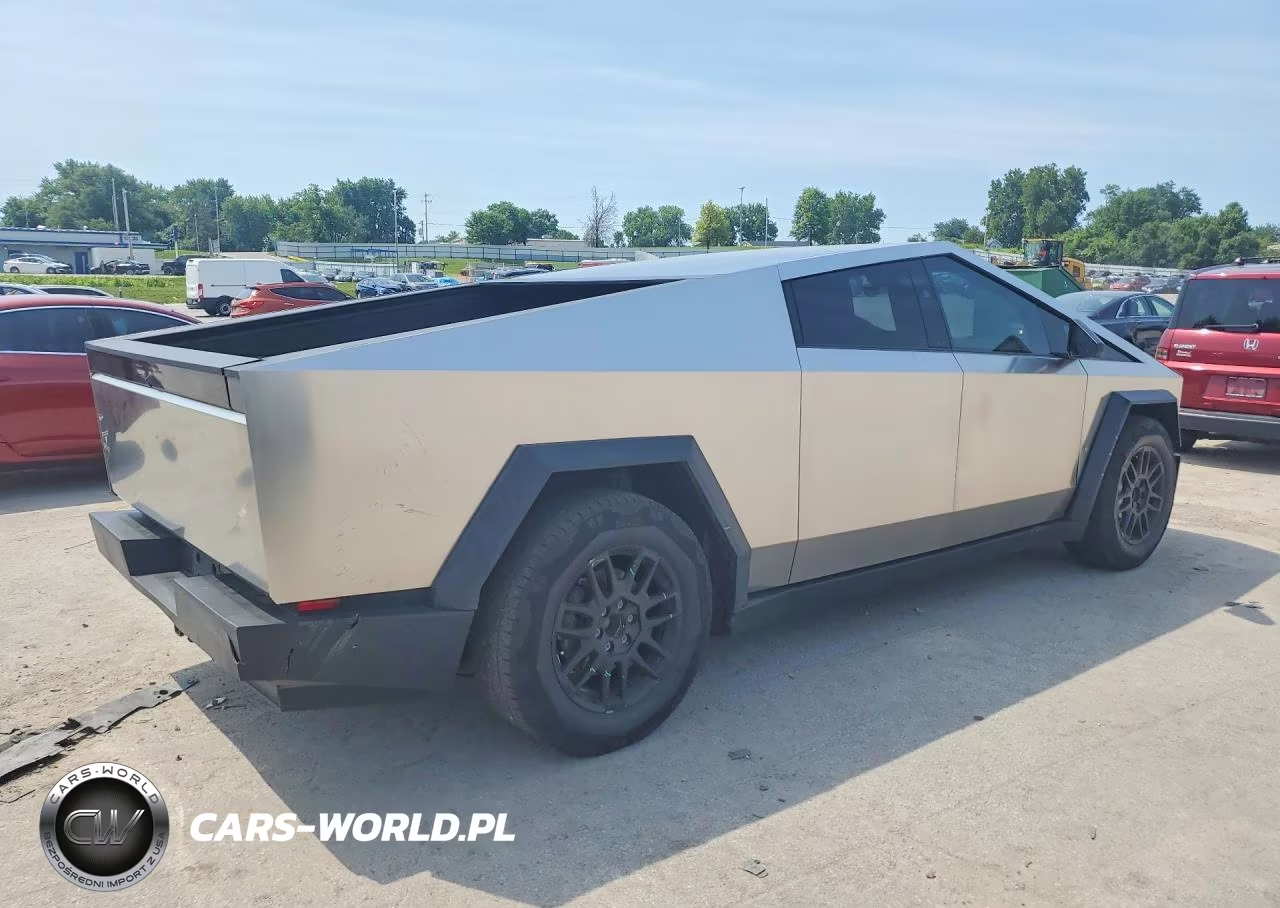 2025 Tesla Cybertruck VIN:7G2CEHED0SA072551 - 3