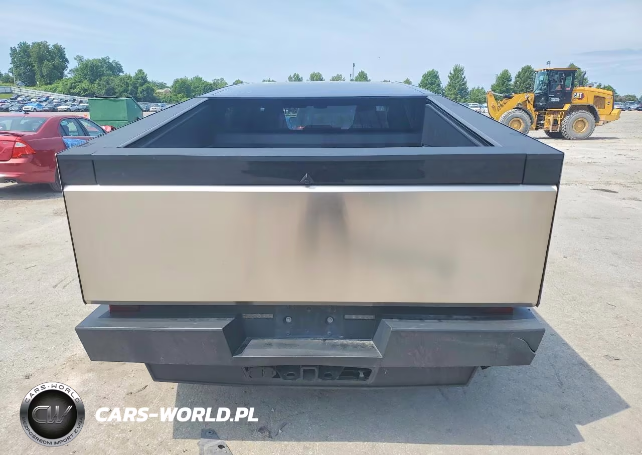 2025 Tesla Cybertruck VIN:7G2CEHED0SA072551 - 6