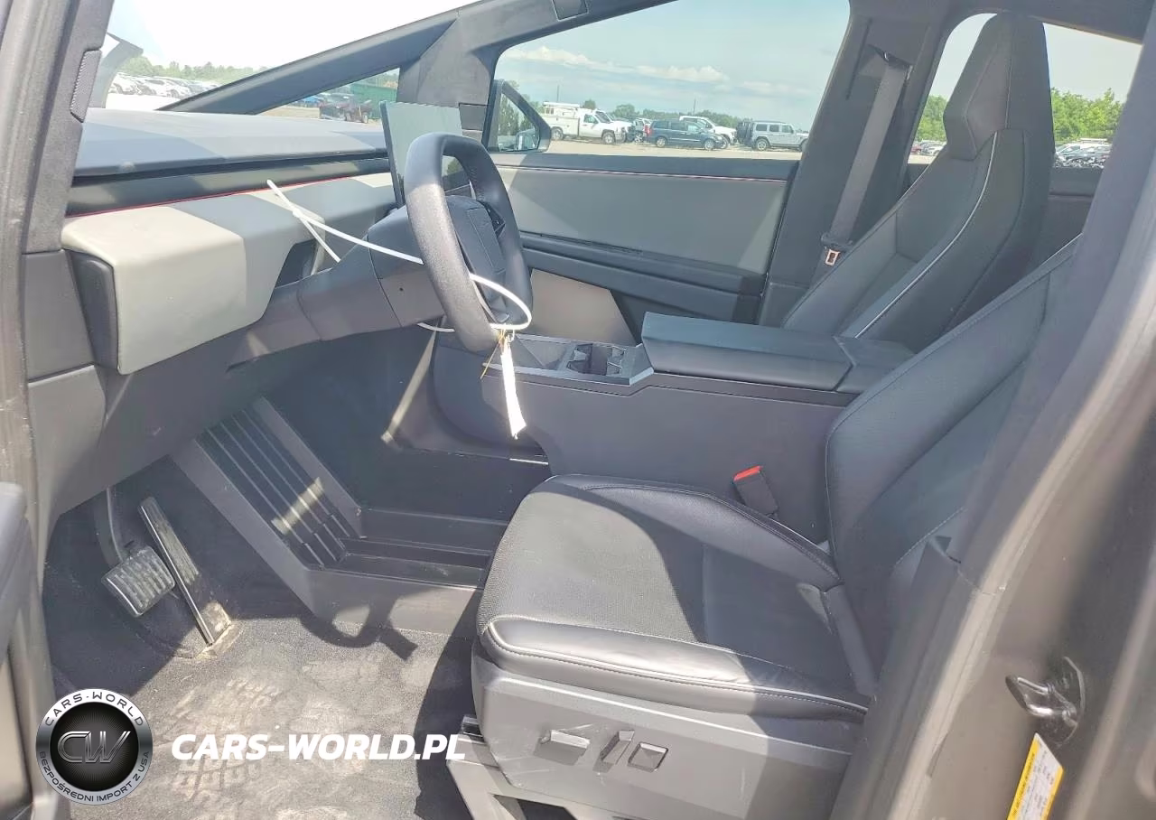 2025 Tesla Cybertruck VIN:7G2CEHED0SA072551 - 7