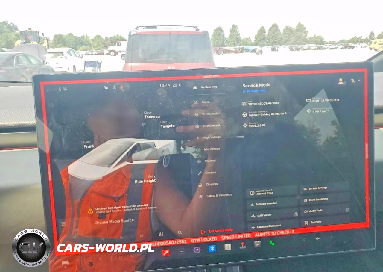 2025 Tesla Cybertruck VIN:7G2CEHED0SA072551 - 9