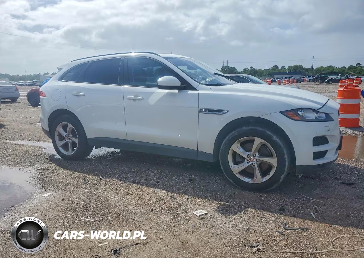 2017 Jaguar F-Pace Premium VIN:SADCJ2BV1HA074469 - 4