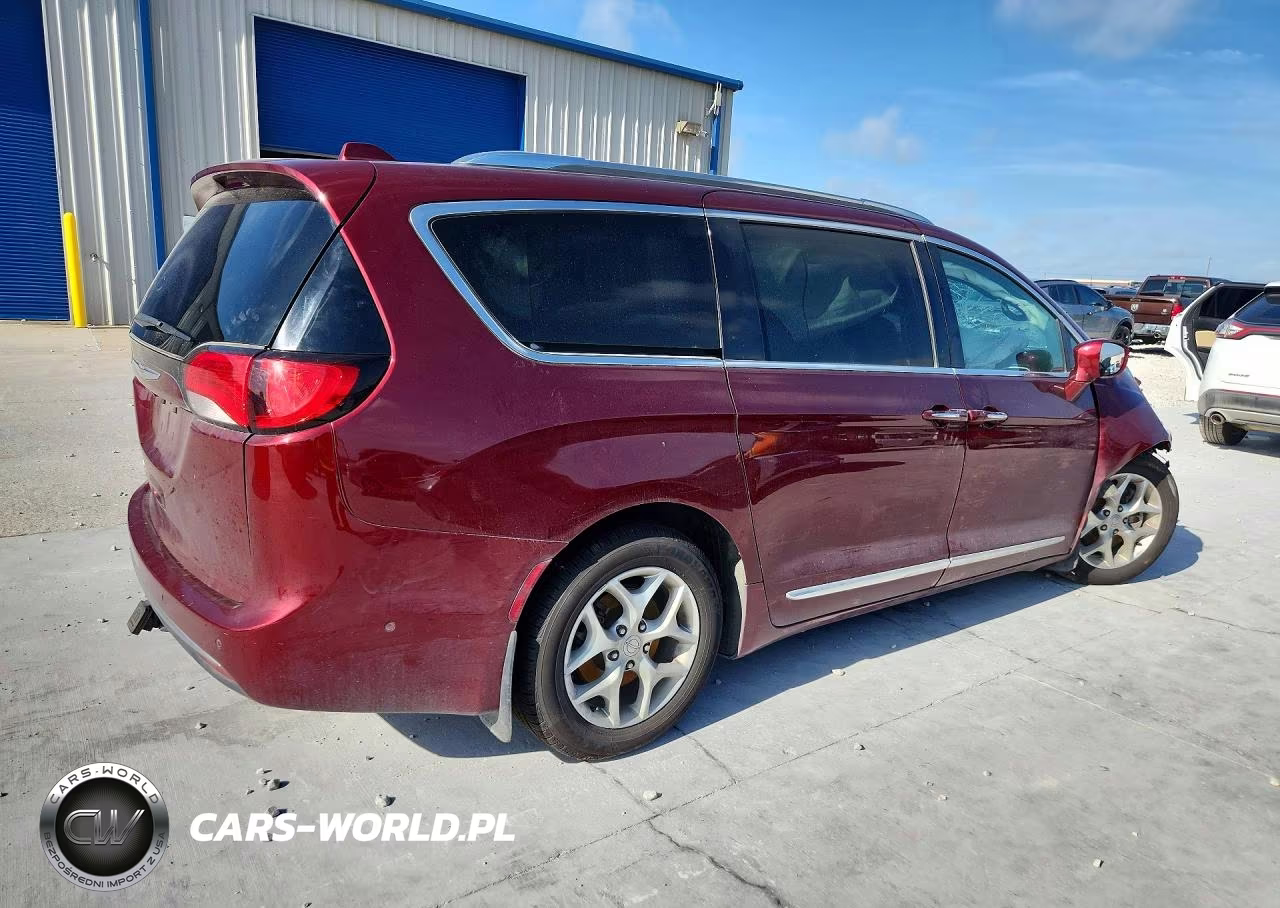 2020 Chrysler Pacifica Touring L Plus VIN:2C4RC1EG1LR110804 - 3