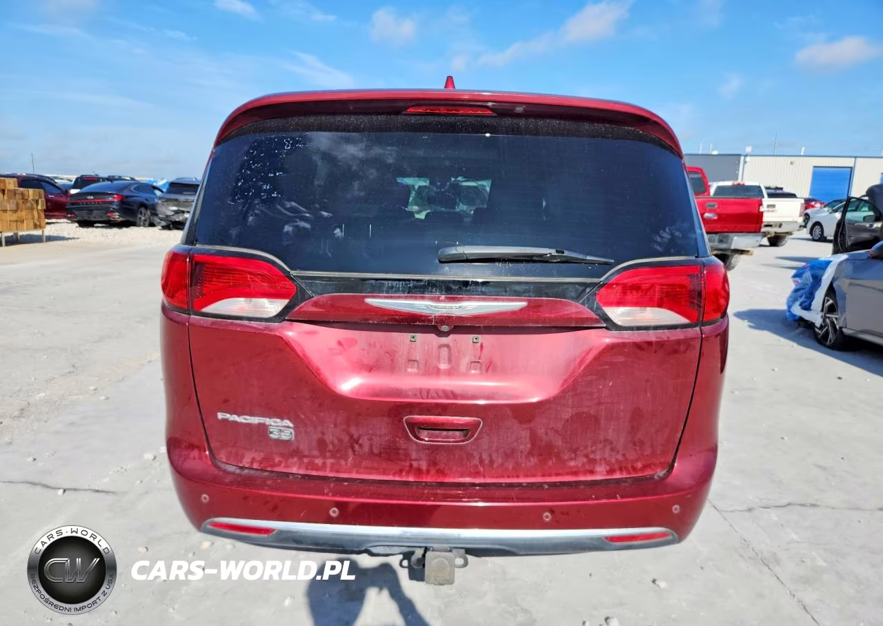 2020 Chrysler Pacifica Touring L Plus VIN:2C4RC1EG1LR110804 - 6