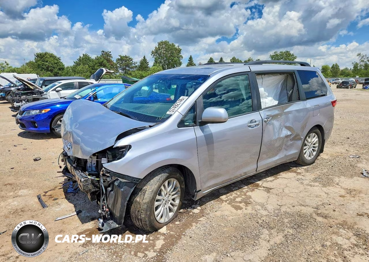 2017 Toyota Sienna Xle 8-Passenger – zdjęcie 1 z 12