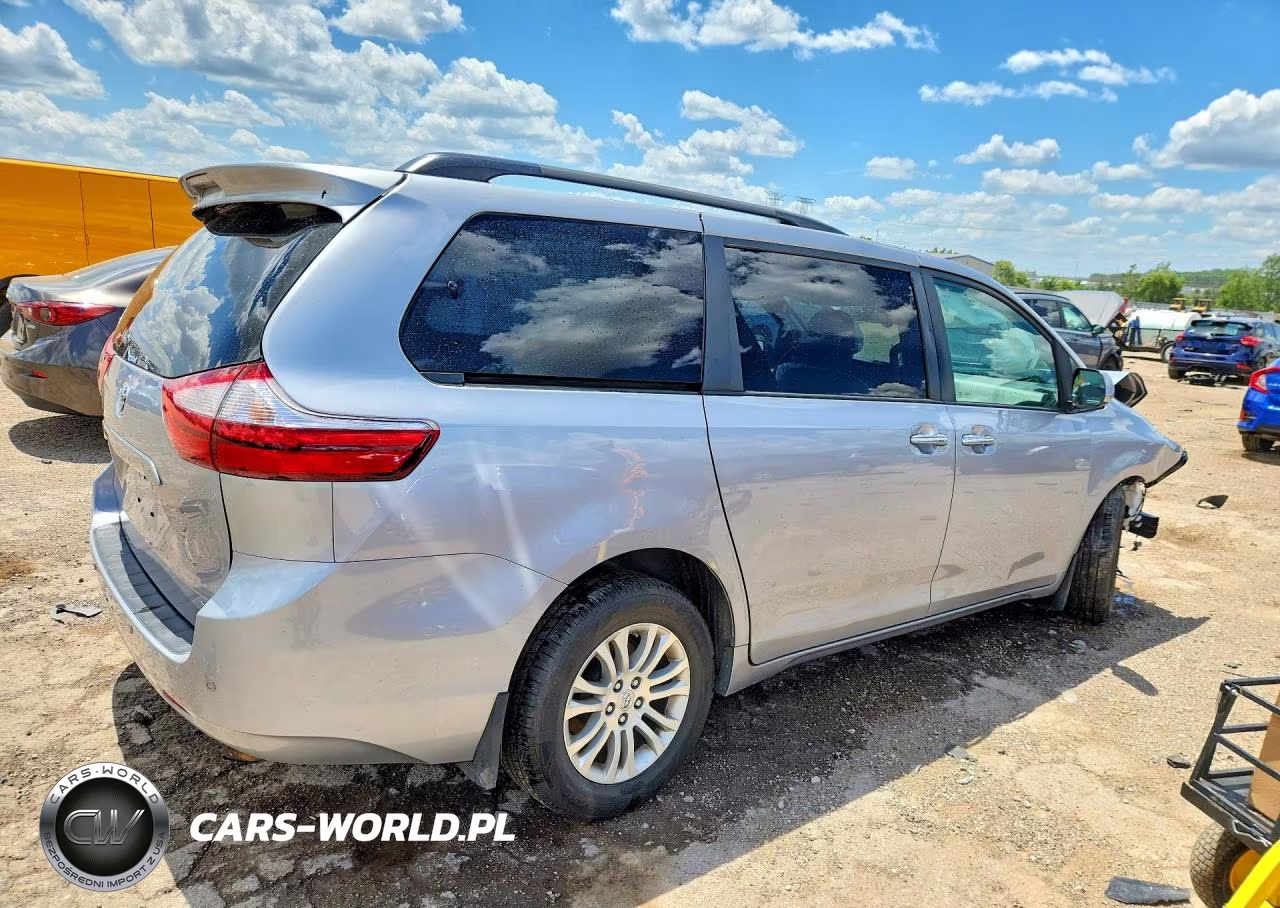 2017 Toyota Sienna Xle 8-Passenger VIN:5TDYZ3DCXHS778927 - 3