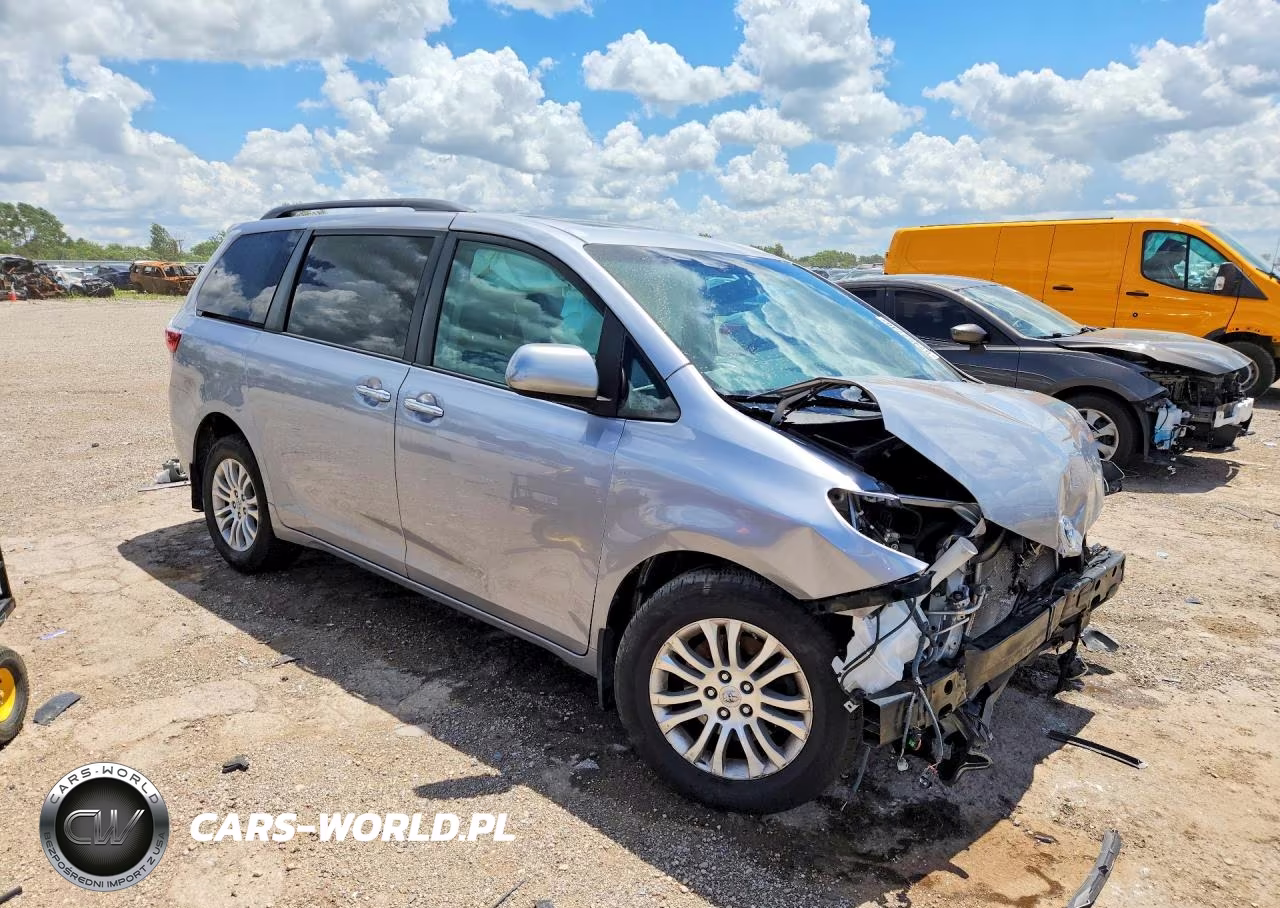 2017 Toyota Sienna Xle 8-Passenger VIN:5TDYZ3DCXHS778927 - 4