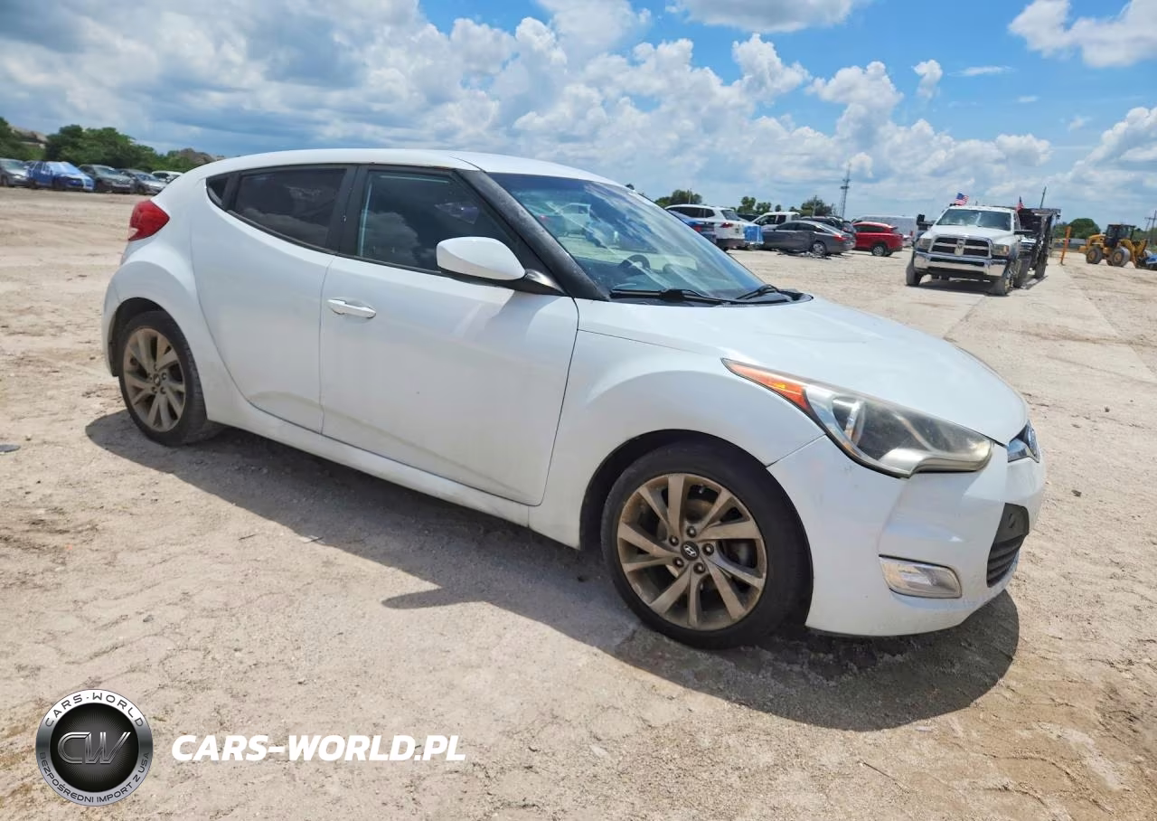 2017 Hyundai Veloster Base VIN:KMHTC6AD8HU310759 - 4