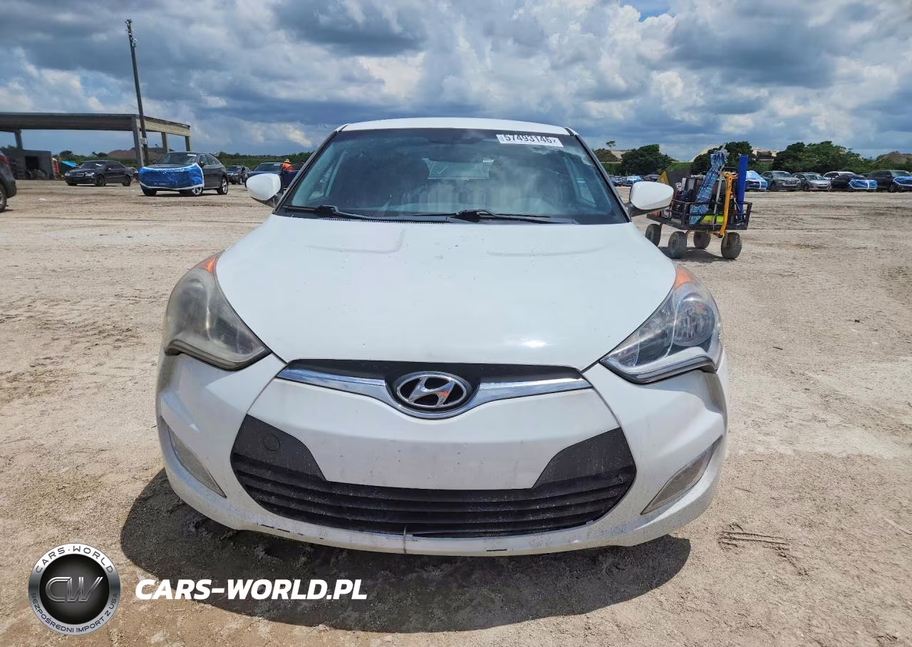2017 Hyundai Veloster Base VIN:KMHTC6AD8HU310759 - 5