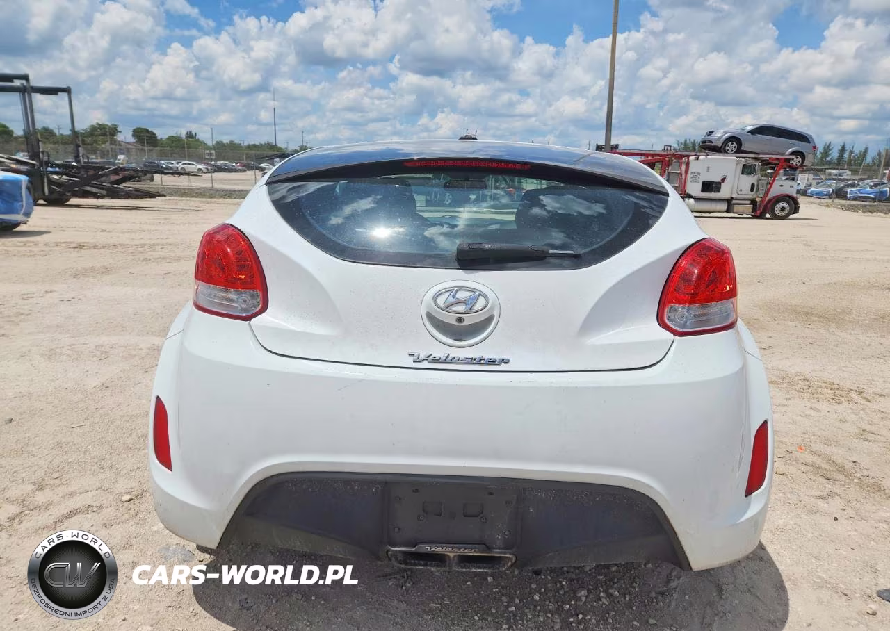 2017 Hyundai Veloster Base VIN:KMHTC6AD8HU310759 - 6